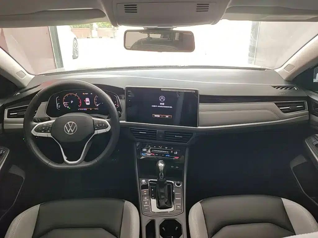 2023 Volkswagen Bora 300TSI DSG Premium Edition — миниатюра 10