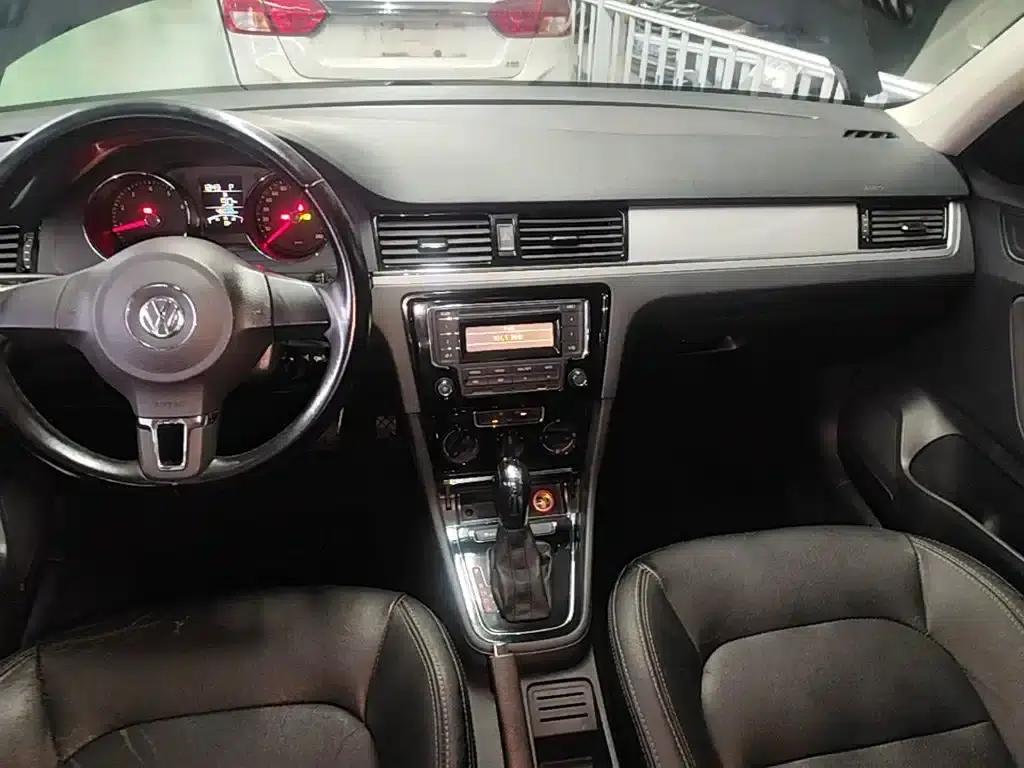 2014 Volkswagen Bora 1.6L Automatic Fashion Edition — миниатюра 14