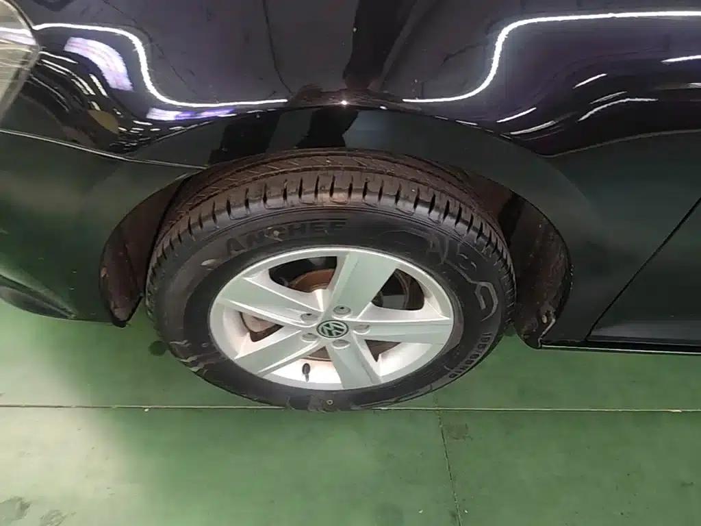 2014 Volkswagen Bora 1.6L Automatic Fashion Edition — миниатюра 23
