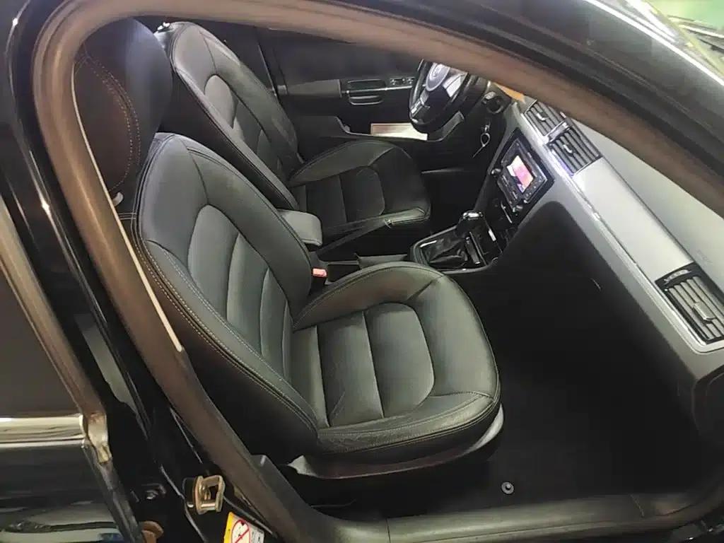 2014 Volkswagen Bora 1.6L Automatic Fashion Edition — миниатюра 25