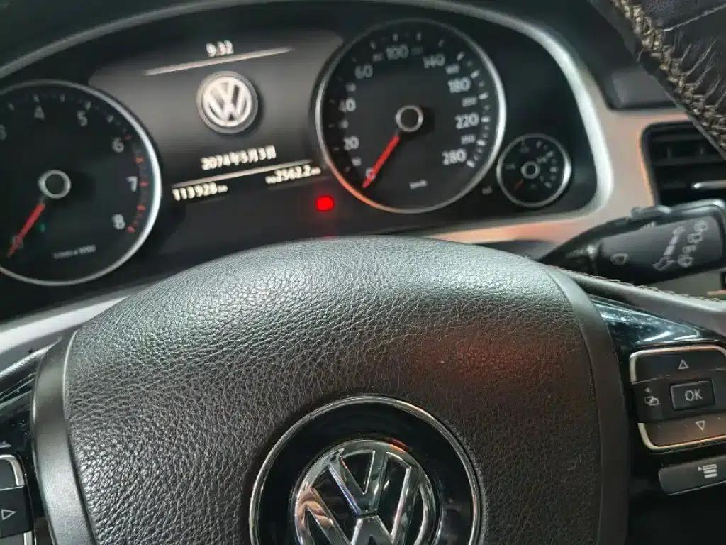 2011 Touareg 3.0TSI Standard Edition — миниатюра 2