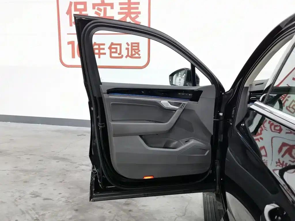 Touareg 2021 3.0TSI R-Line Classic Sport Package — миниатюра 8