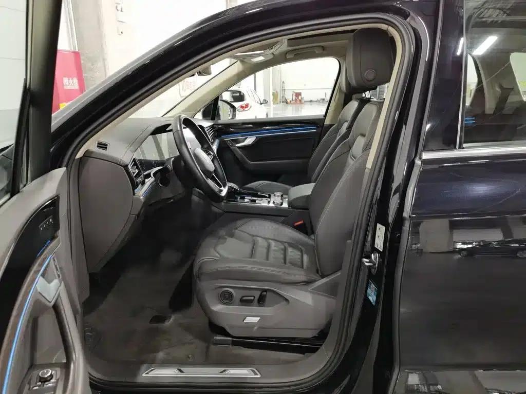 Touareg 2021 3.0TSI R-Line Classic Sport Package — миниатюра 10