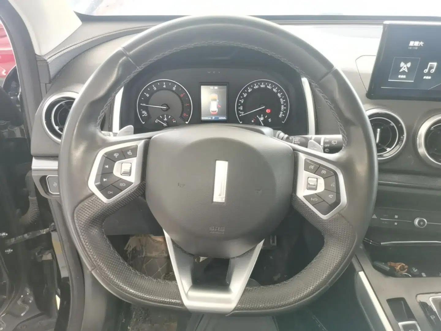 Wey VV5 2019 Upgraded Model 2.0T Two-Wheel Drive Ultra-Luxury Version China V Standard — миниатюра 18