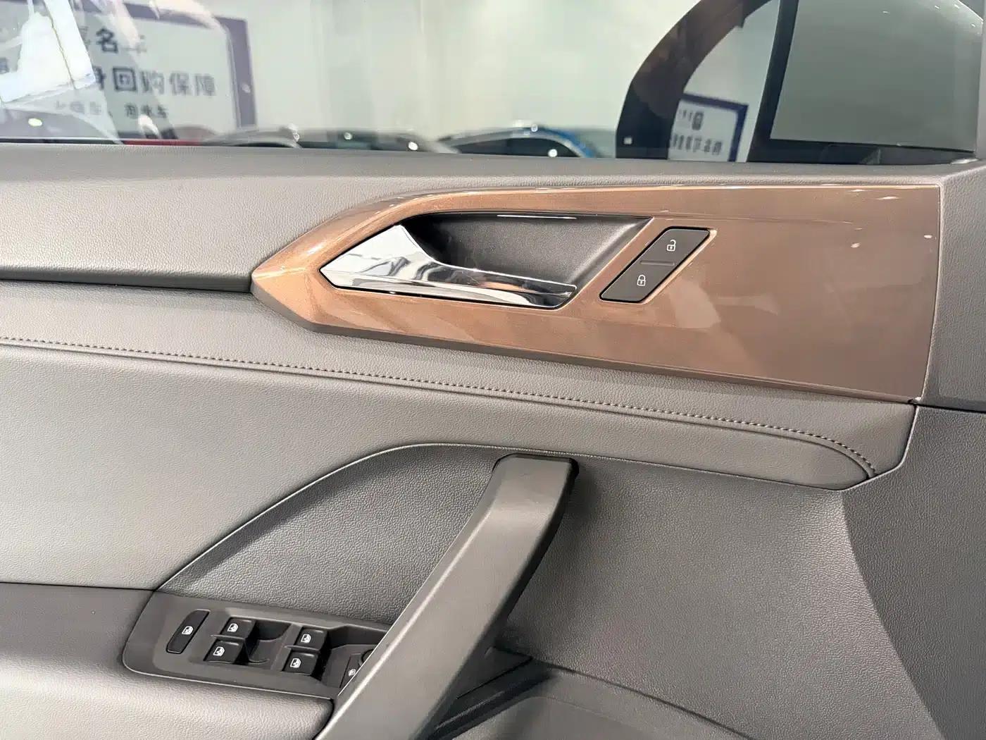 Tharu 2021 280TSI 2WD Luxury Edition — миниатюра 15