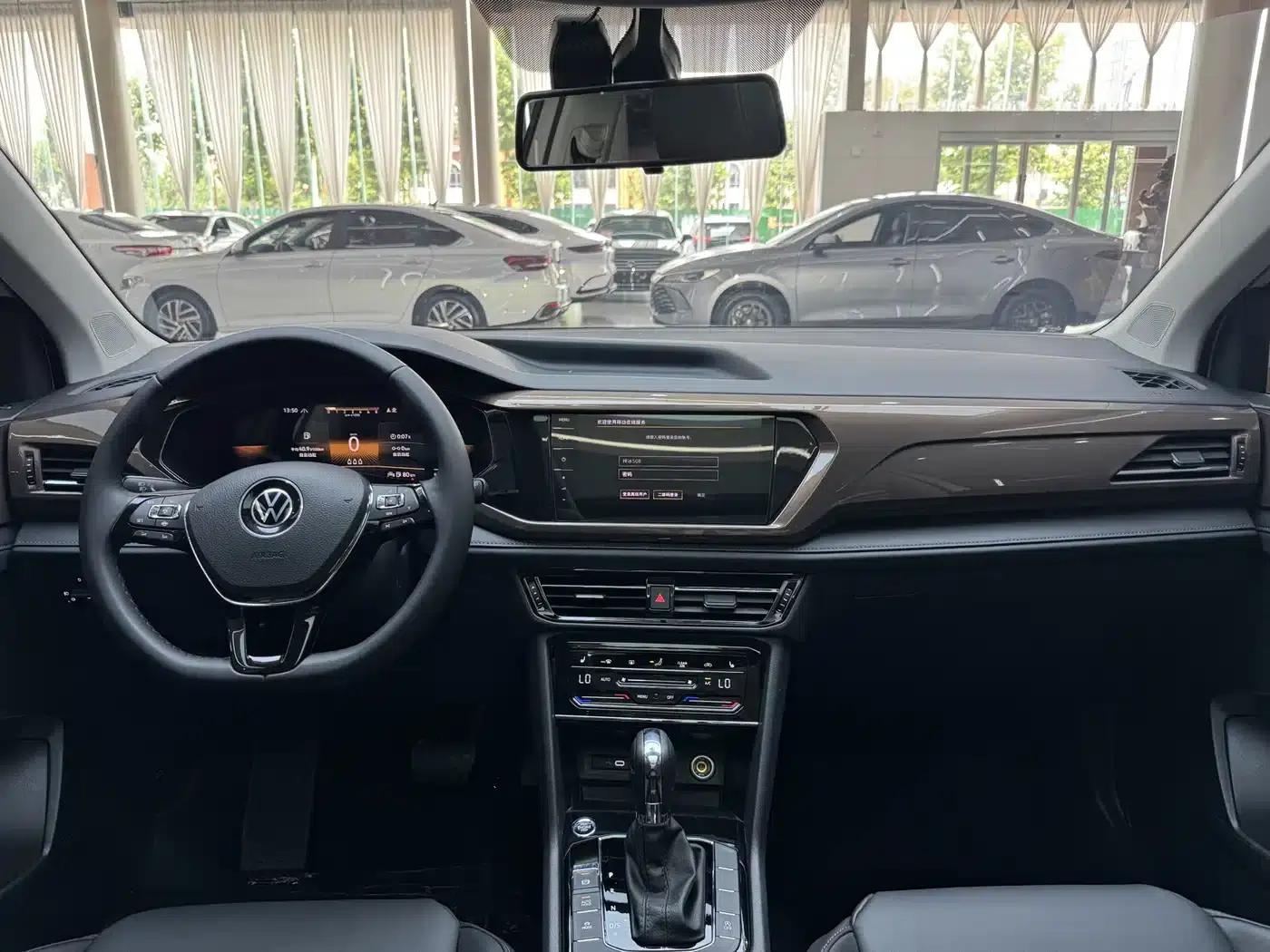 Tharu 2022 280TSI 2WD Luxury Edition — миниатюра 16