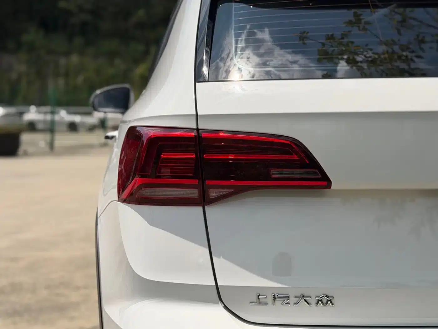Tharu 2021 280TSI 2WD Luxury Edition PLUS — миниатюра 8