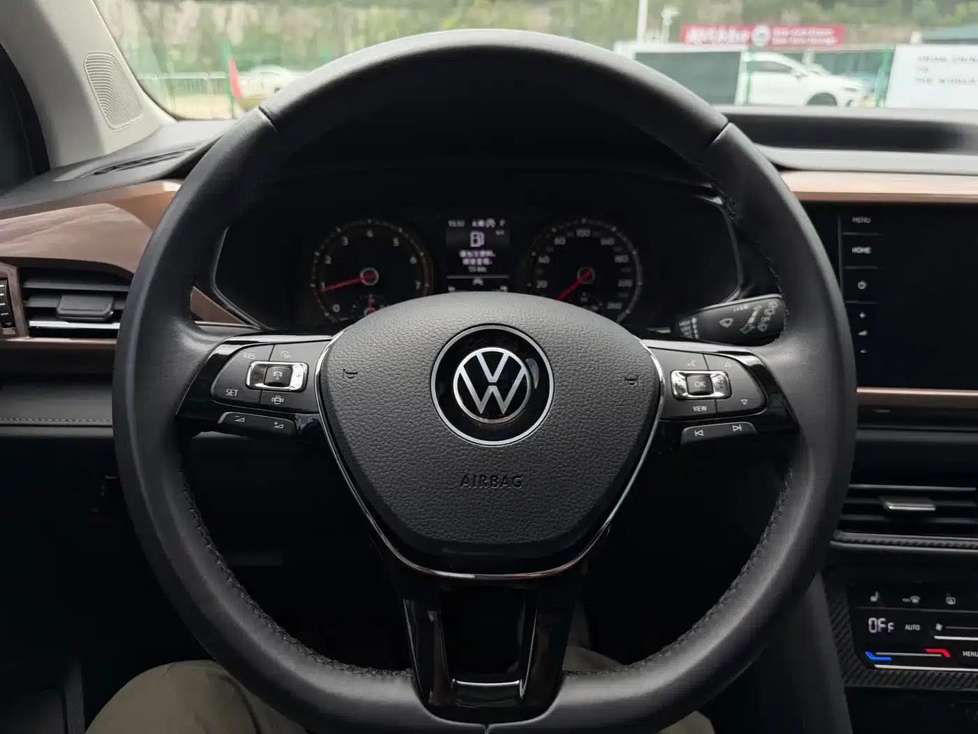 Tharu 2021 280TSI 2WD Luxury Edition PLUS — миниатюра 10