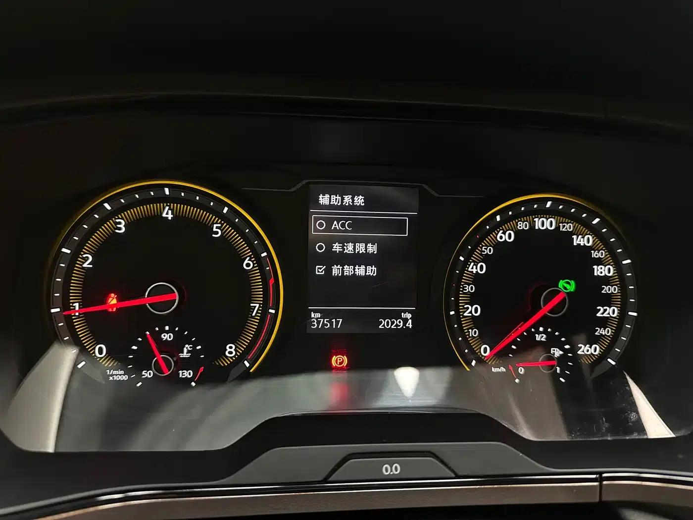 Tharu 2021 280TSI 2WD Luxury Edition PLUS — миниатюра 16