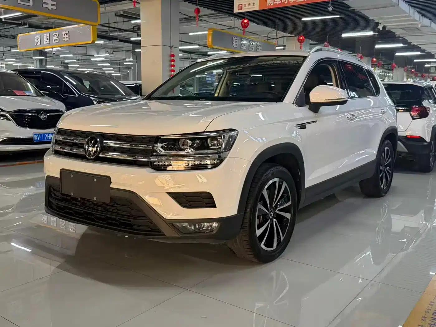 Tharu 2022 280TSI 2WD Luxury Edition — миниатюра 1