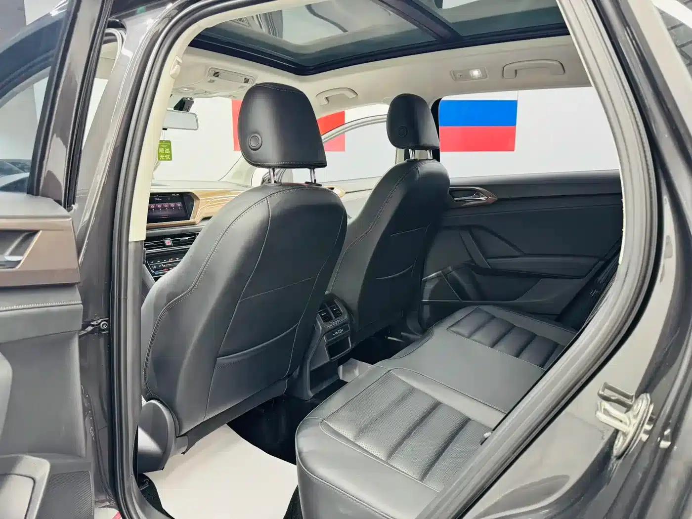 Tharu 2022 280TSI 2WD Luxury Edition — миниатюра 7