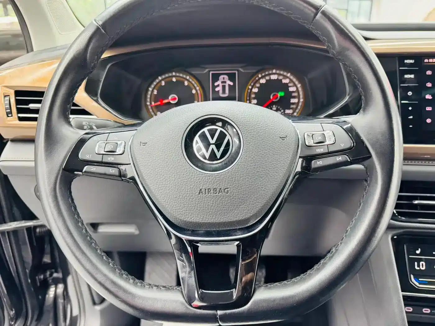 Tharu 2022 280TSI 2WD Luxury Edition — миниатюра 9