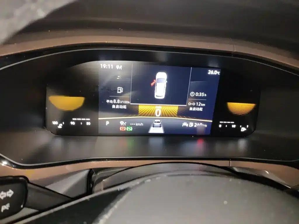 Tharu 2022 280TSI 2WD Luxury Edition — миниатюра 4