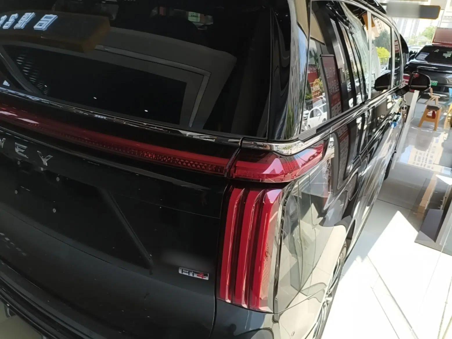 Wey Gaoshan 2026 Model Four-Wheel Drive Gaoshan 7 SUV Edition — миниатюра 6