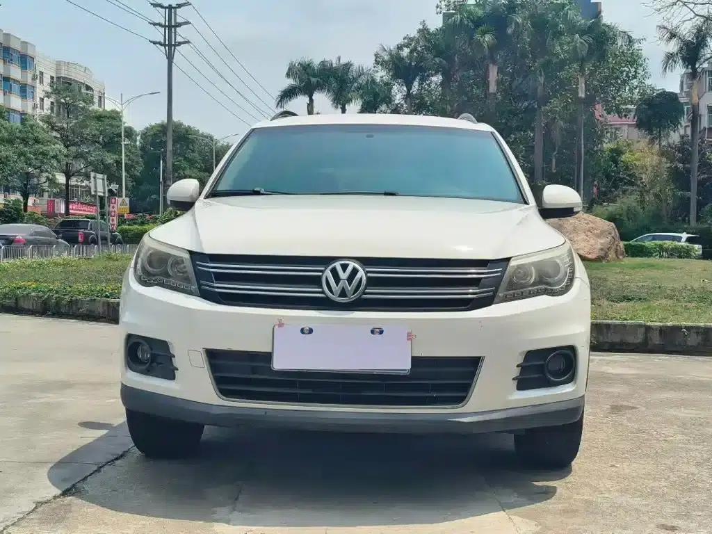 Tiguan 2010 1.8TSI Automatic 2WD Urban Edition — миниатюра 2