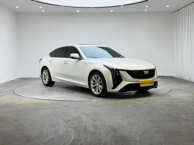 2024 Cadillac CT5 28T Luxury Pro — миниатюра 3