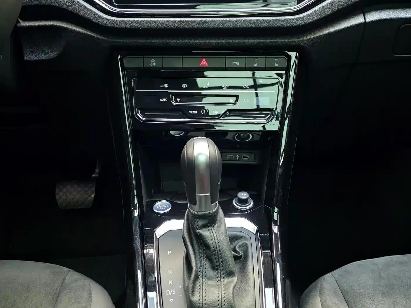 2021 T-ROC Facelift 280TSI DSG AWD Luxury Intelligent Edition — миниатюра 20