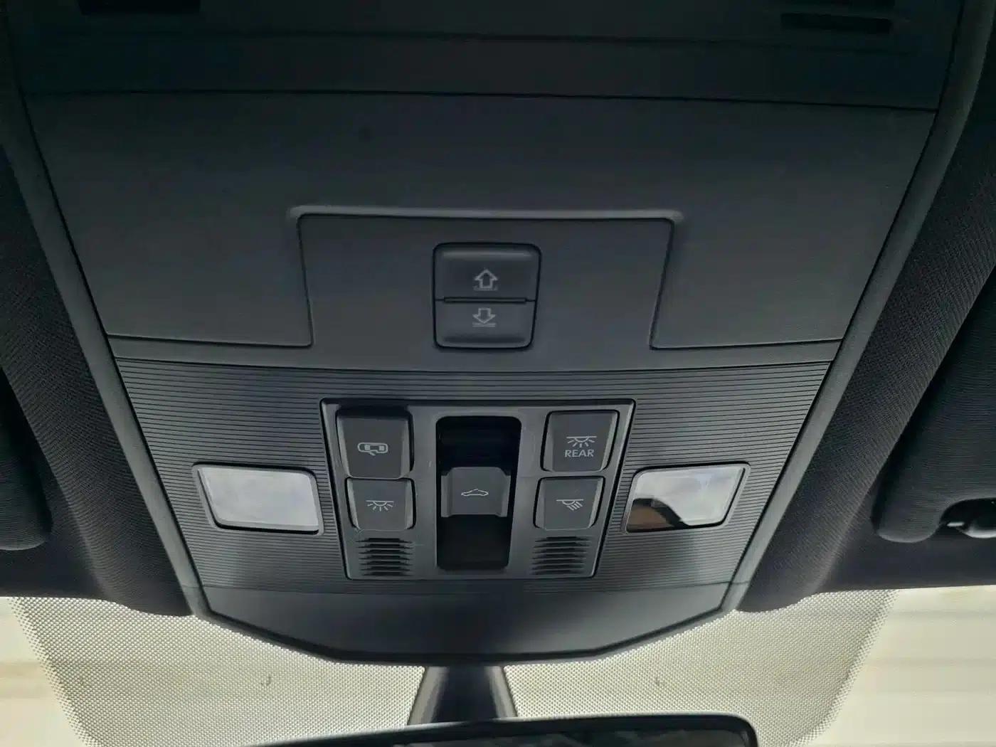 2021 T-ROC Facelift 280TSI DSG AWD Luxury Intelligent Edition — миниатюра 21