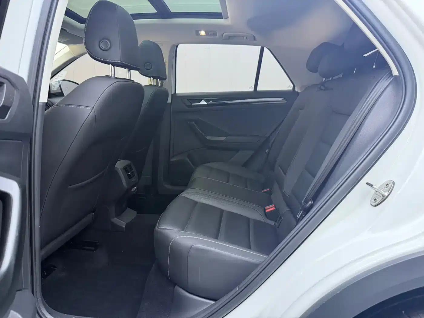 2021 T-ROC 280TSI DSG 2WD Comfort Smart Edition — миниатюра 8