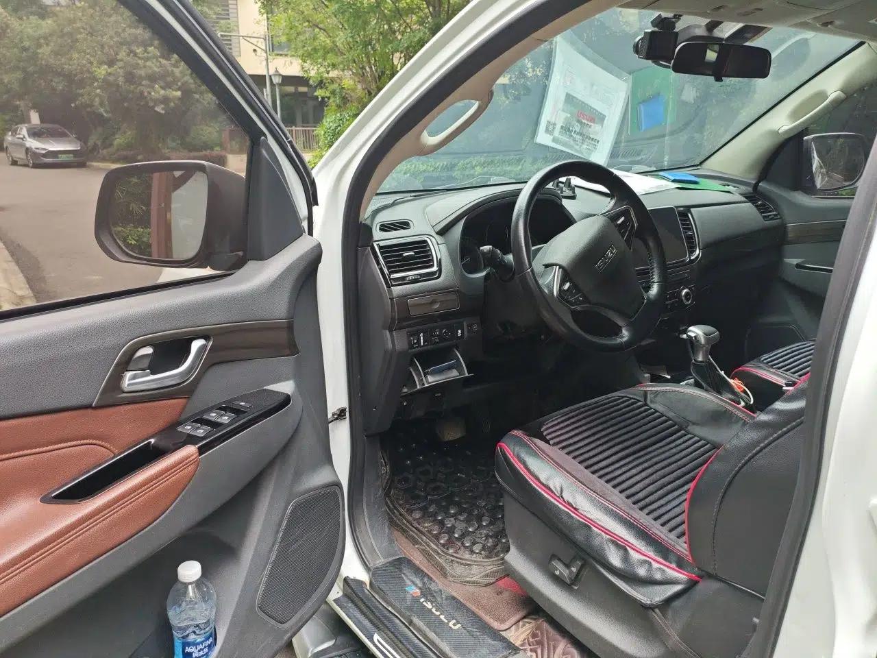 Isuzu mu-X 2018 3.0T Diesel Automatic 4x4 X-POWER Edition 5 Seats — миниатюра 16