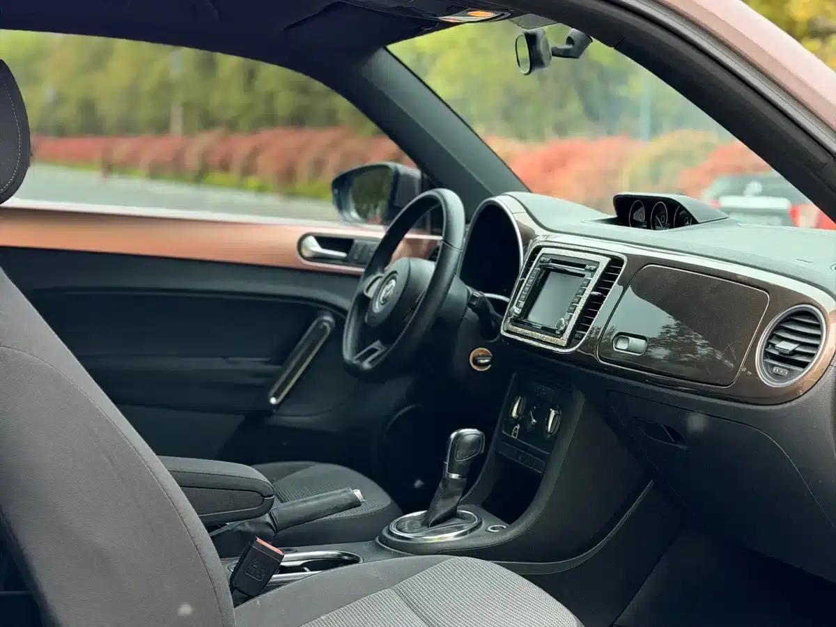 2014 Volkswagen Beetle 1.4TSI Fashion Edition — миниатюра 6