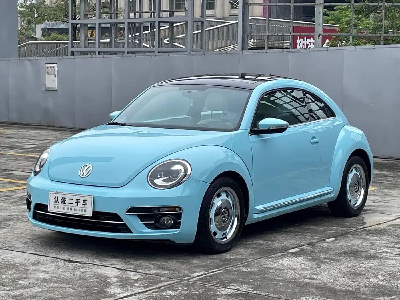 2018 Volkswagen Beetle 180TSI Charming Red Edition — миниатюра 1