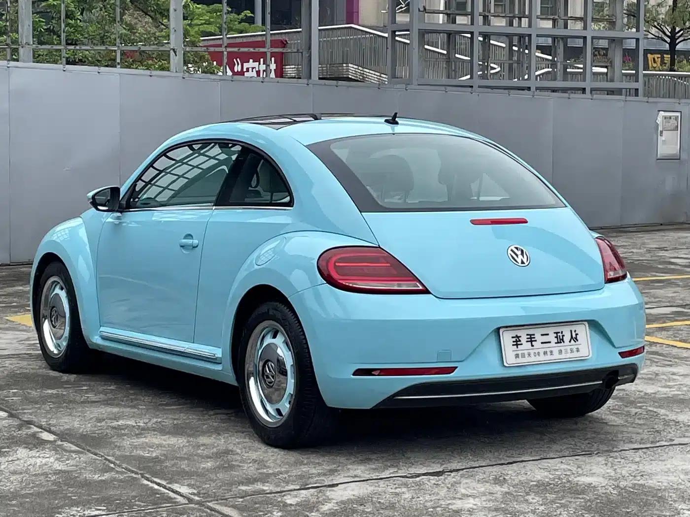 2018 Volkswagen Beetle 180TSI Charming Red Edition — миниатюра 11