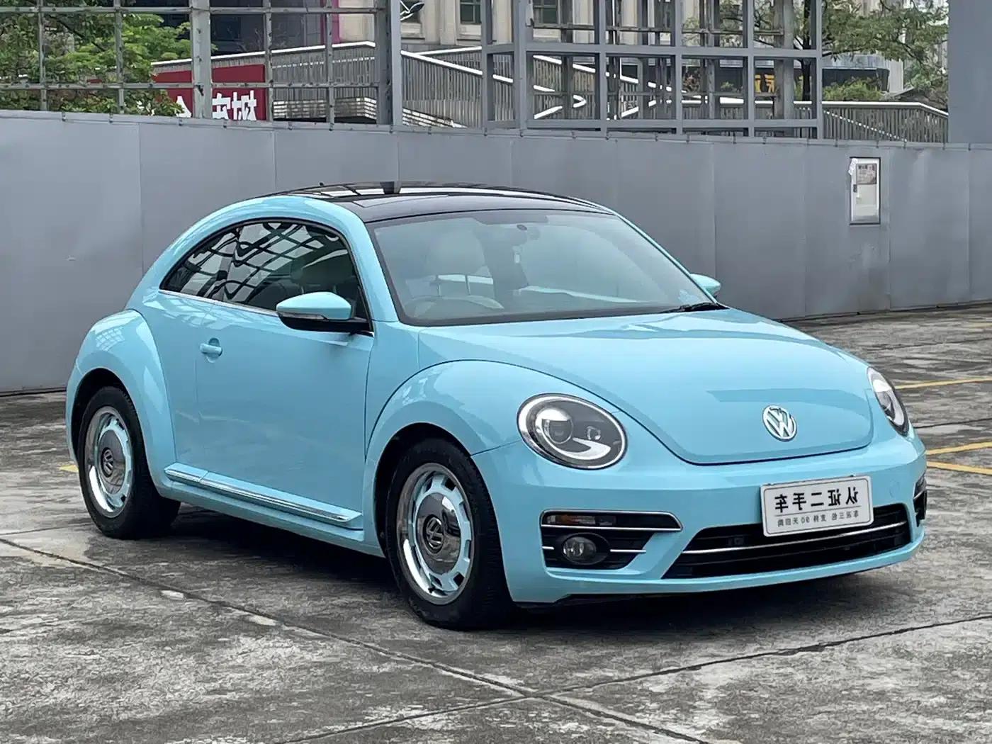 2018 Volkswagen Beetle 180TSI Charming Red Edition — миниатюра 3