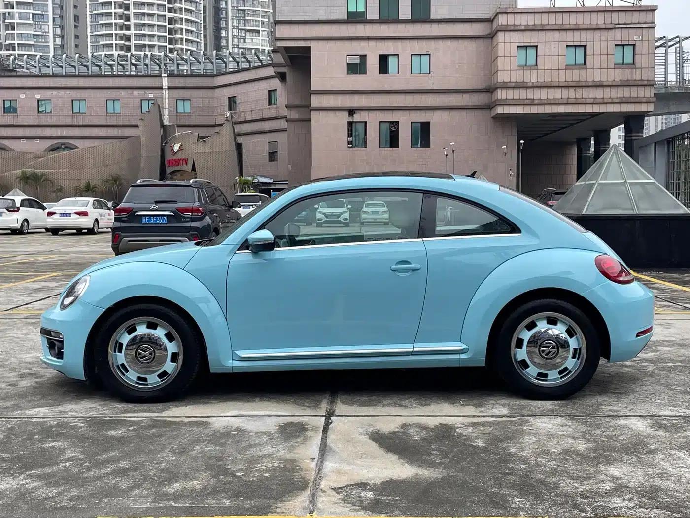 2018 Volkswagen Beetle 180TSI Charming Red Edition — миниатюра 28