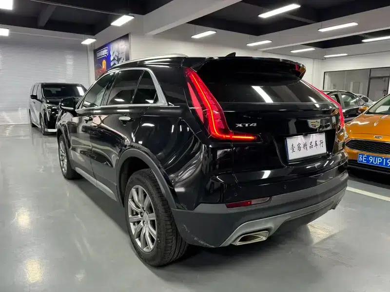 2021 Cadillac XT4 28T Two-Wheel Drive Luxury — миниатюра 4