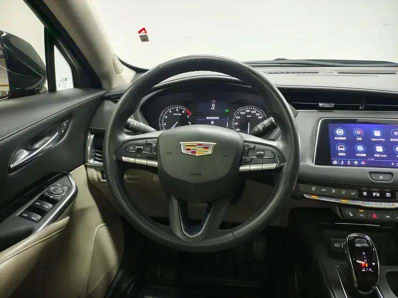 2022 Cadillac XT4 28T Two-Wheel Drive Luxury — миниатюра 16
