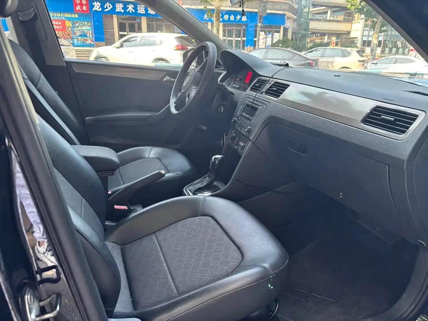 Santana 2015 1.6L Automatic Comfort Edition — миниатюра 4