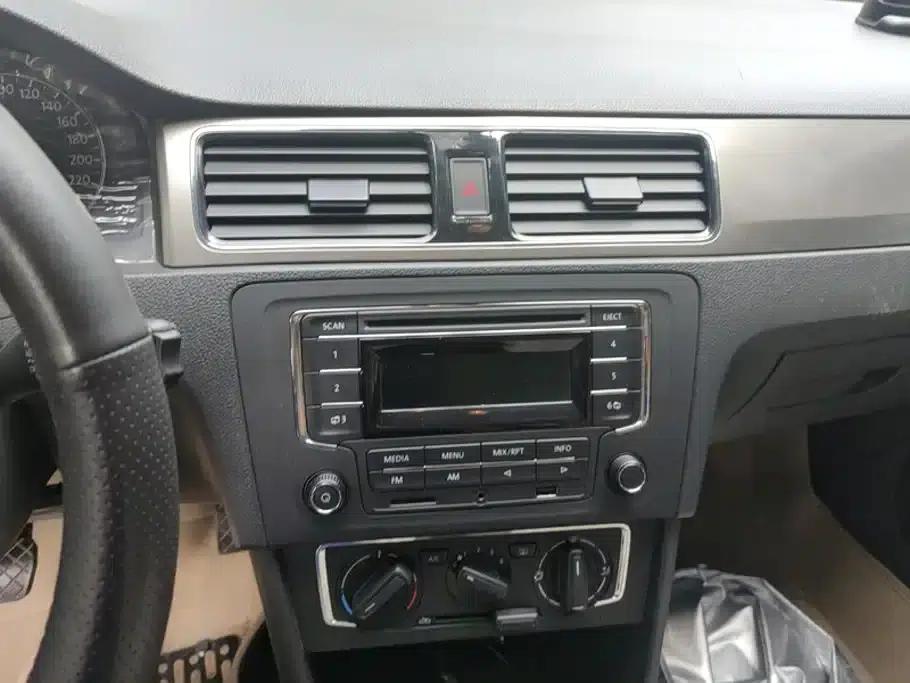 Santana 2013 1.6L Manual Comfort Edition — миниатюра 13