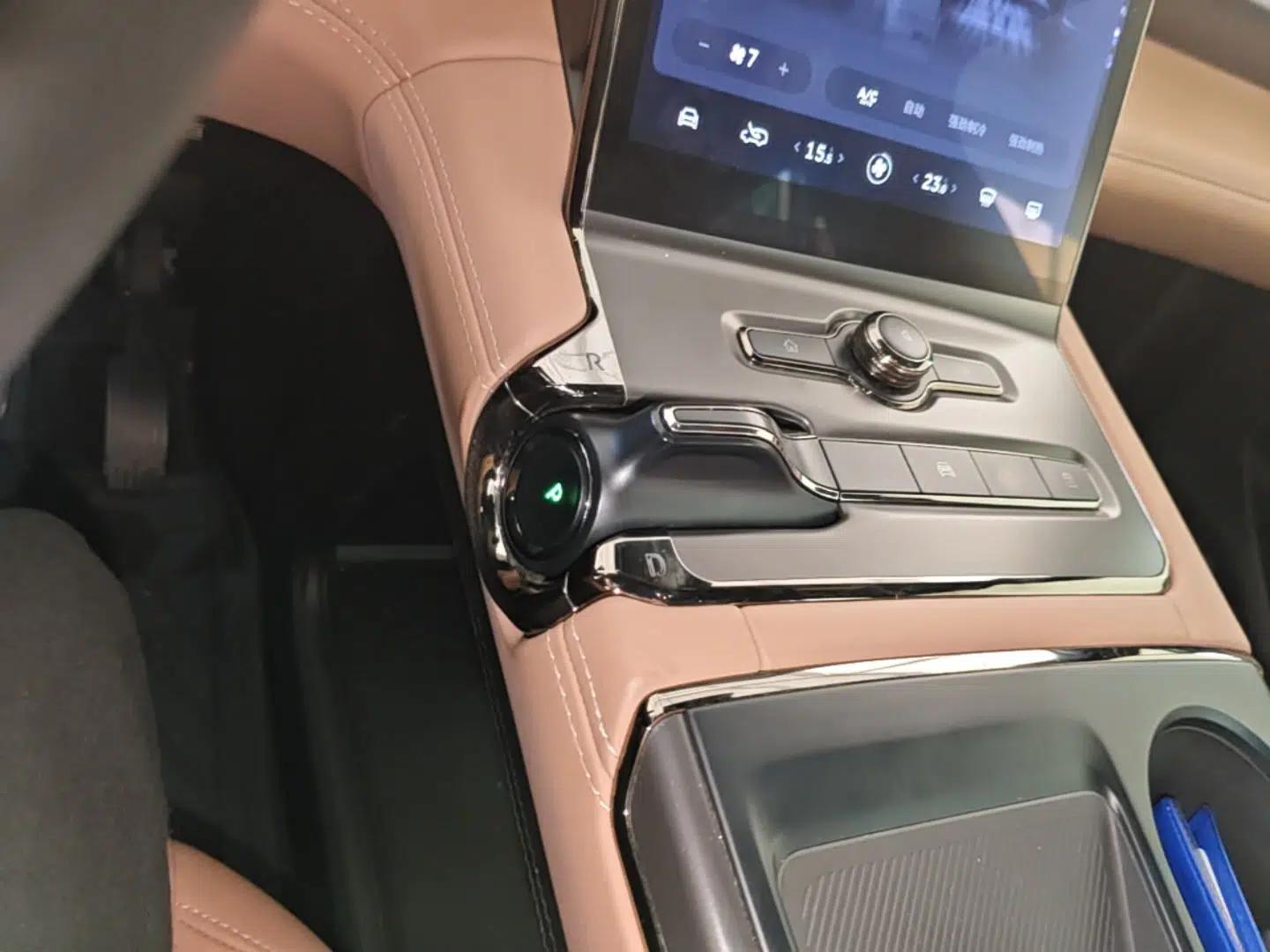 Nio ES6 2020 600 km Sport Edition — миниатюра 23