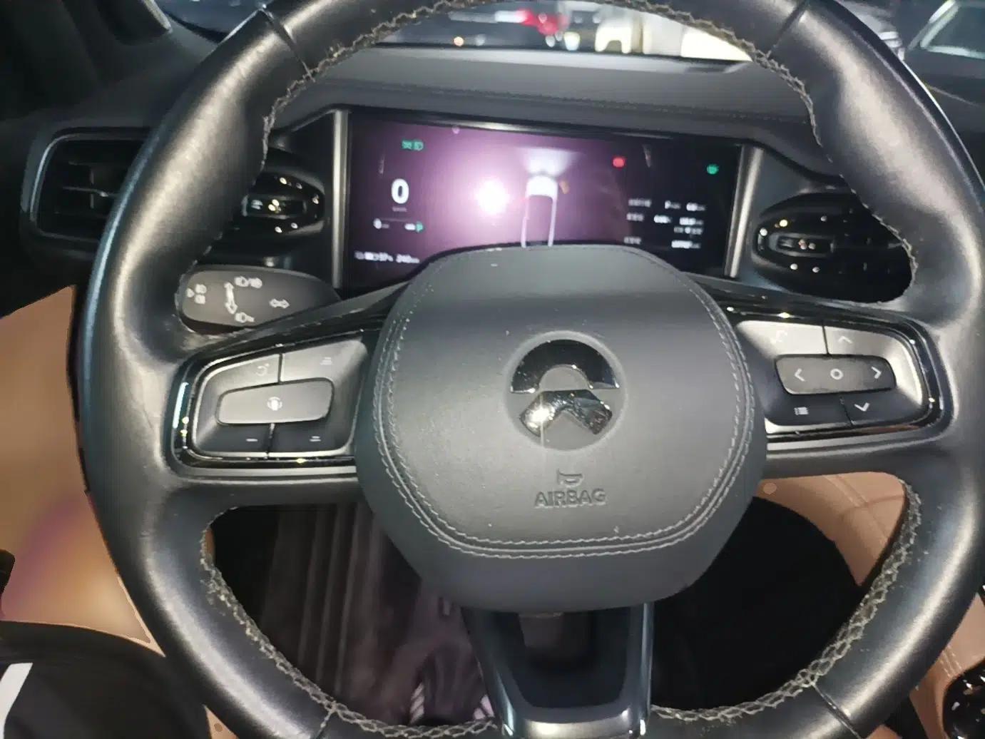 Nio ES6 2020 420 km Sport Edition — миниатюра 13