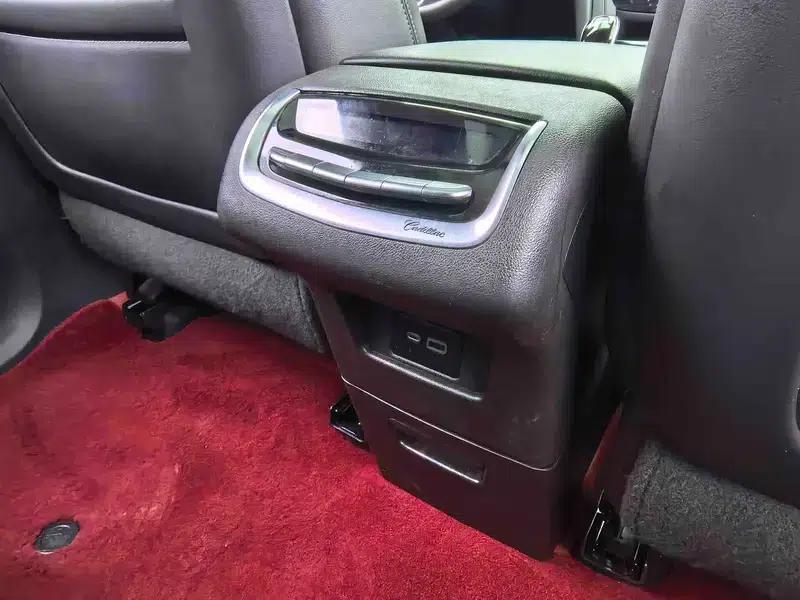 Cadillac XT6 2021 2.0T Mild Hybrid 7-Seat AWD Luxury — миниатюра 11