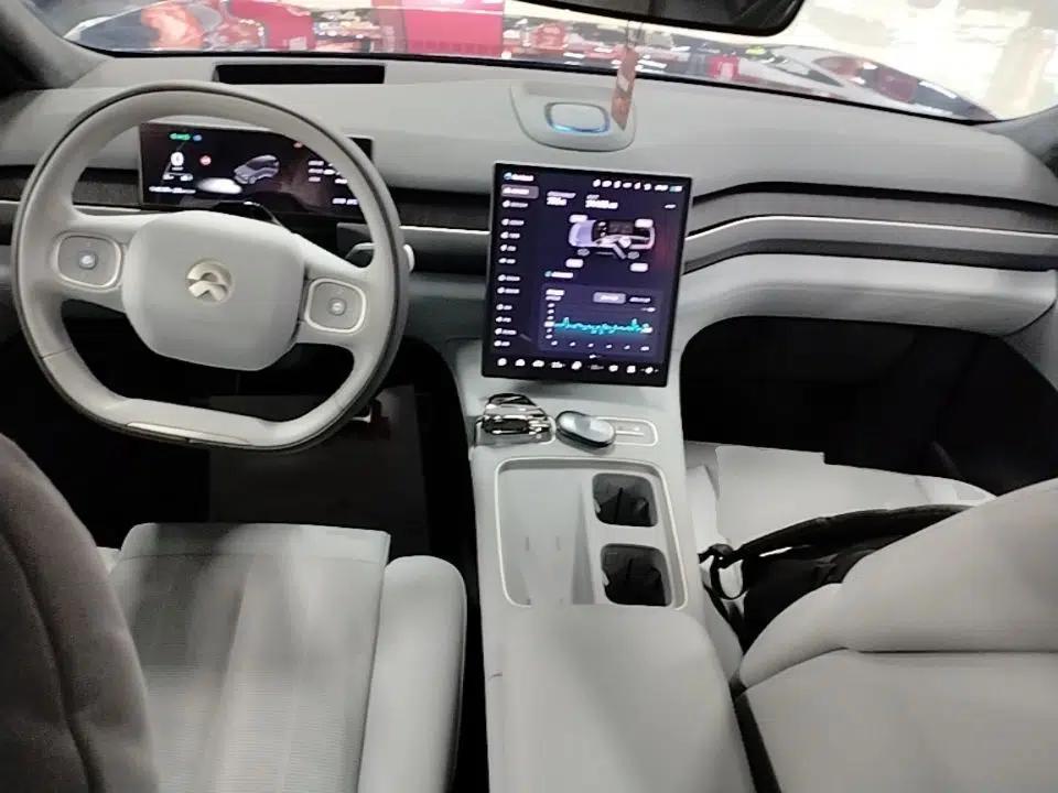 Nio ES8 2024 75 kWh Executive Edition — миниатюра 12