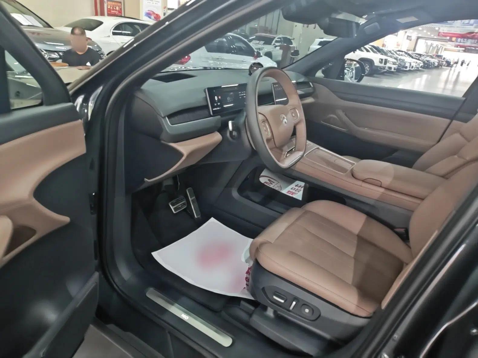 Nio ES8 2023 75 kWh Executive Edition — миниатюра 18