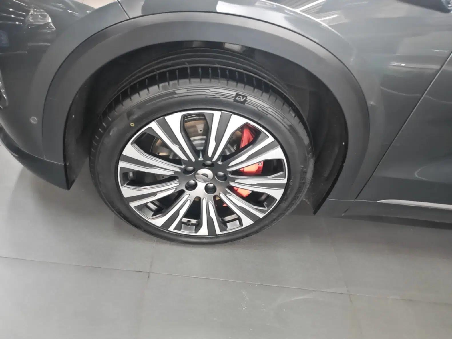 Nio ES8 2023 75 kWh Executive Edition — миниатюра 10