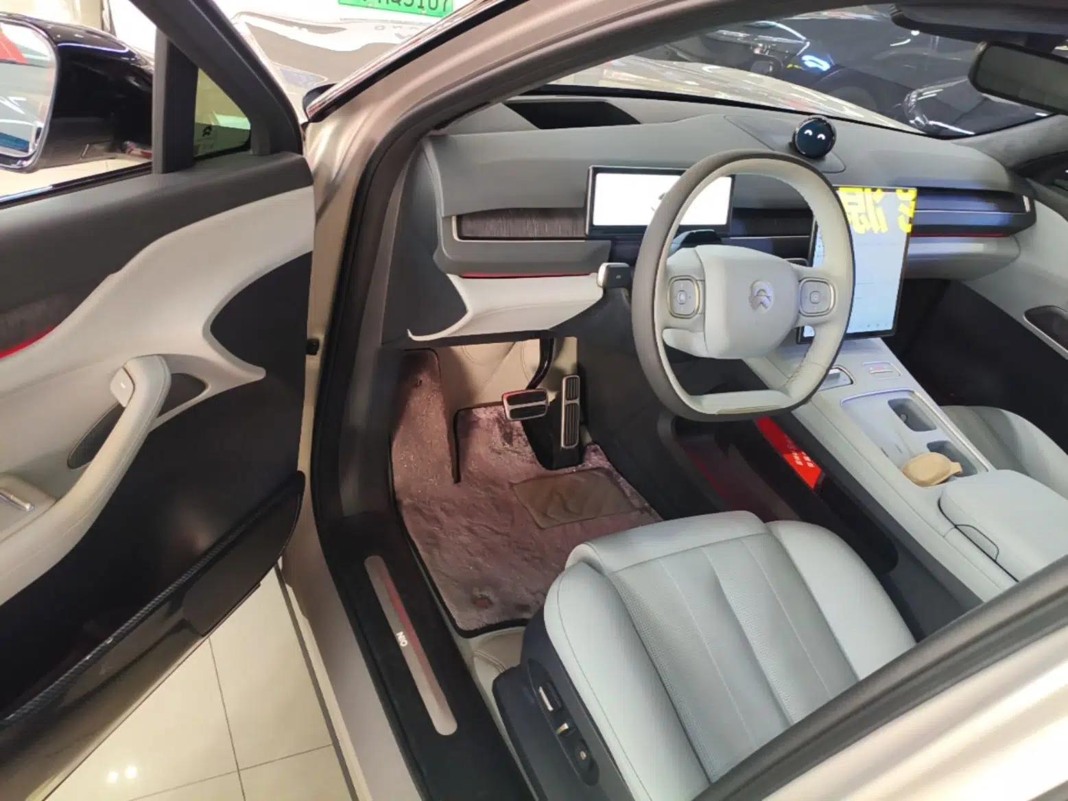 Nio ES8 2023 100kWh Signature Edition — миниатюра 18