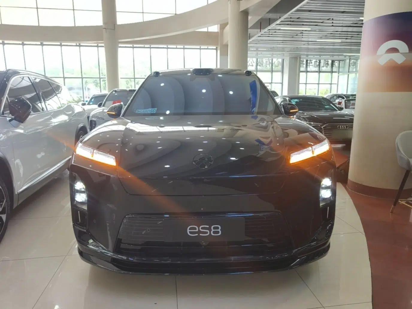 Nio ES8 2026 Model 6-seat Executive Luxury Edition — миниатюра 2