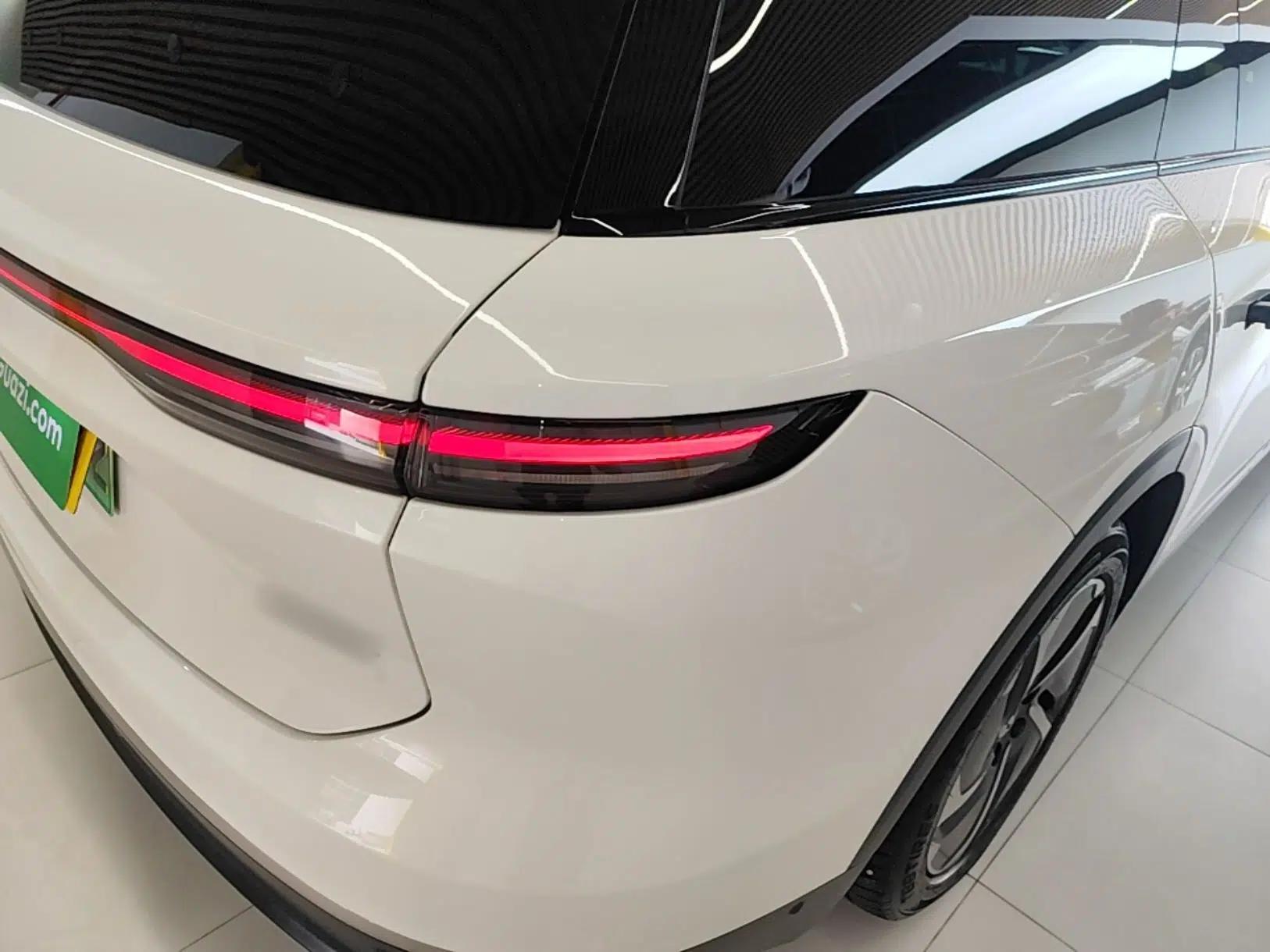 Nio ES8 2023 75 kWh Executive Edition — миниатюра 9