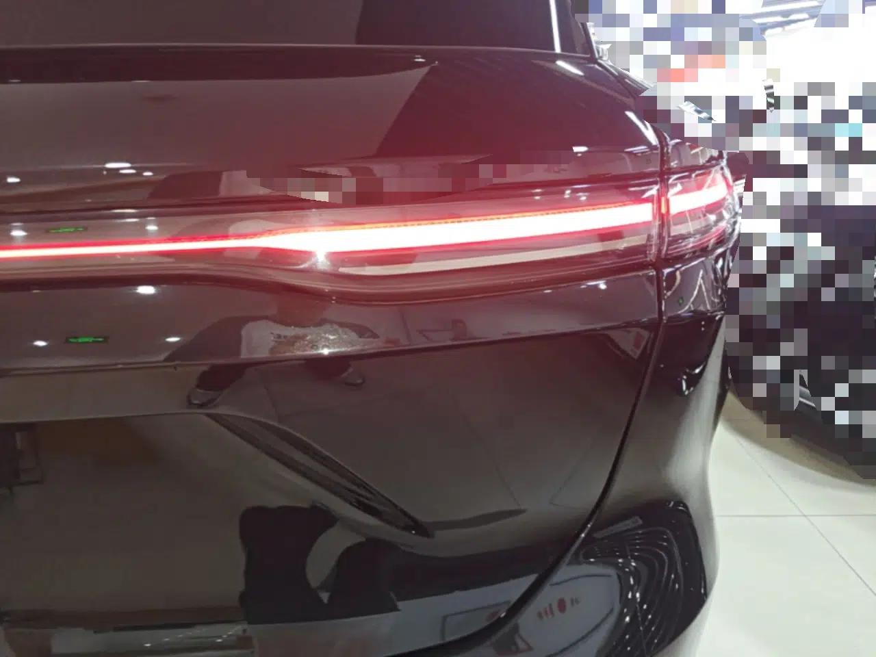 Nio ES8 2024 75 kWh Executive Edition — миниатюра 9