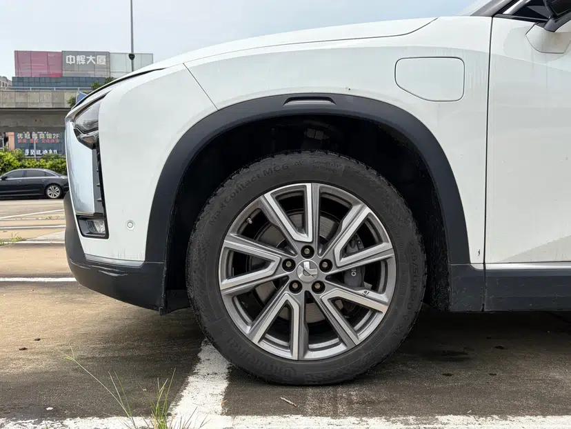Nio ES8 2020 415 km Range 6-Seater Version — миниатюра 17