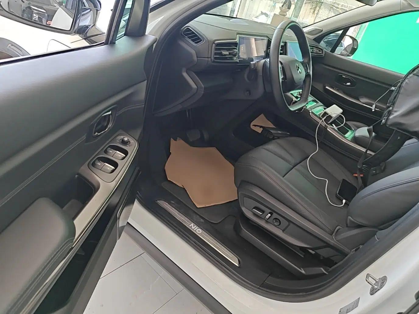 Nio ES8 2020 415 km Range 6-Seater Version — миниатюра 26