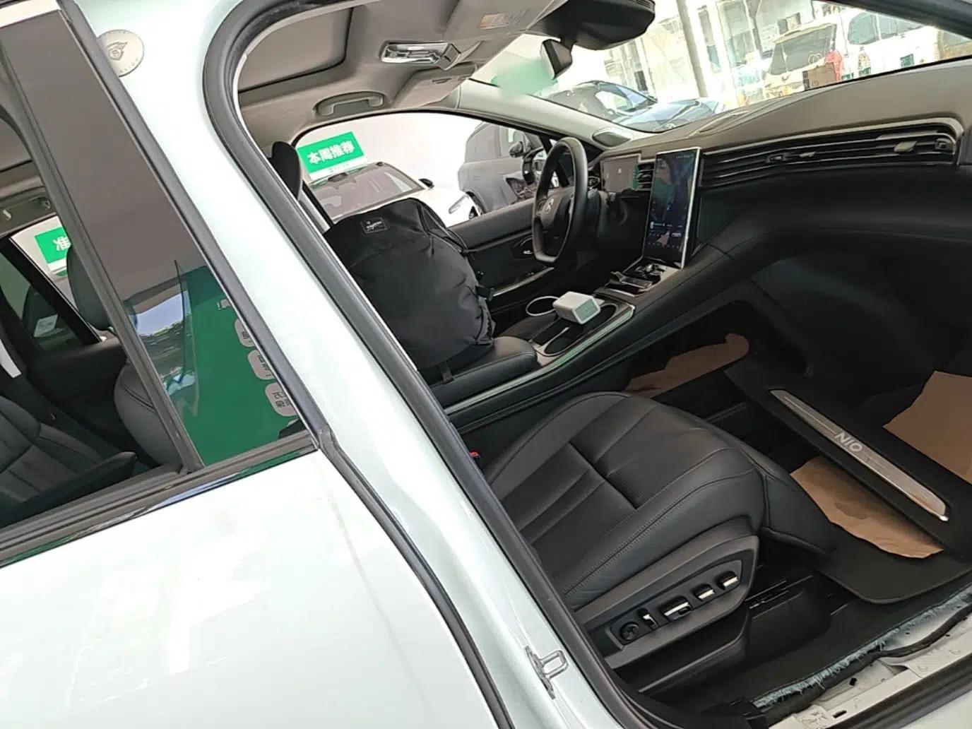 Nio ES8 2020 415 km Range 6-Seater Version — миниатюра 27