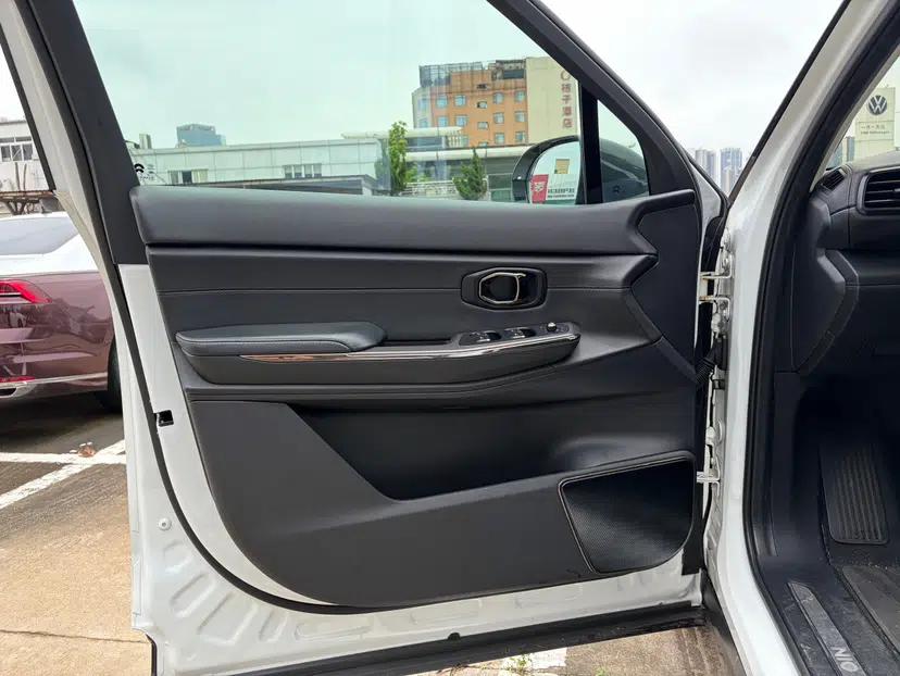 Nio ES8 2020 415 km Range 6-Seater Version — миниатюра 34