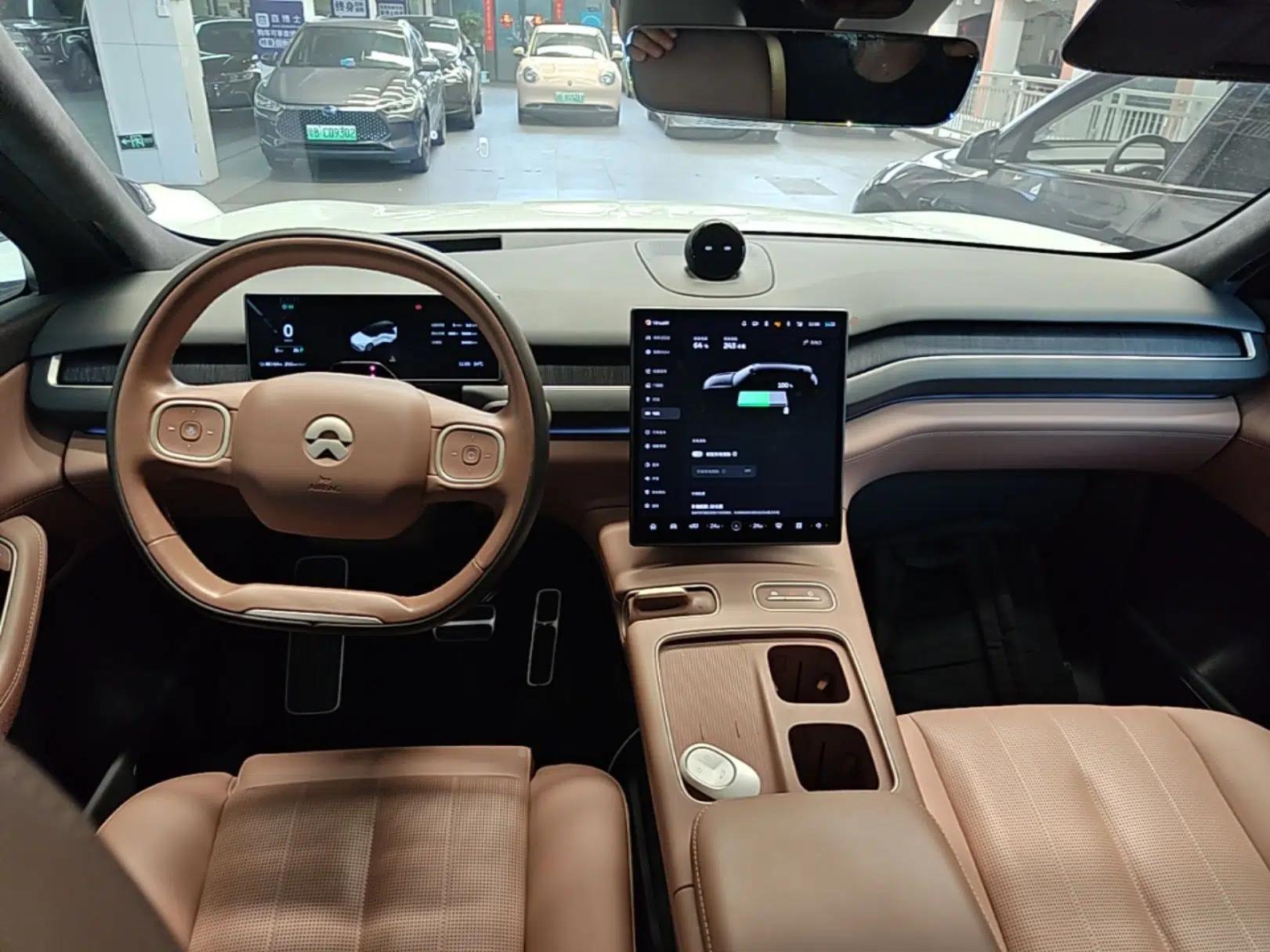 Nio ES8 2023 75 kWh — миниатюра 17
