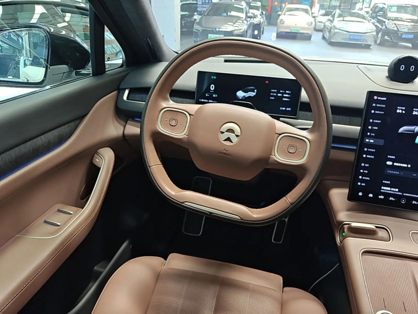 Nio ES8 2023 75 kWh — миниатюра 18