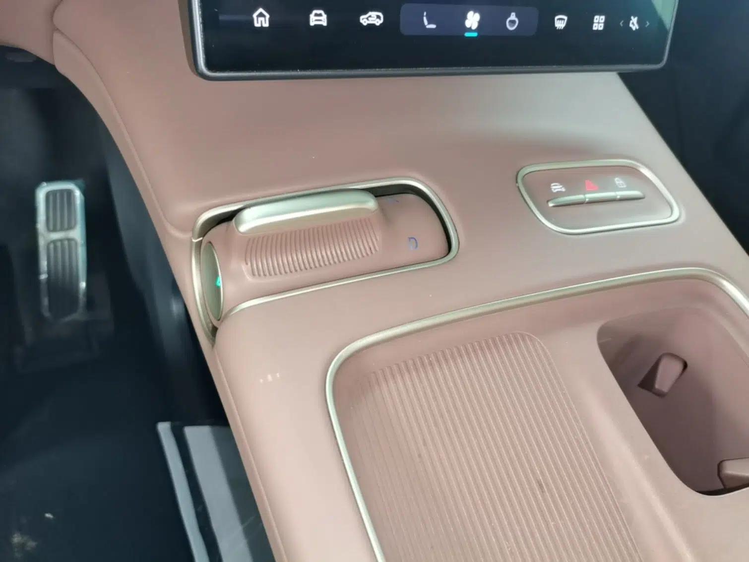Nio ES8 2023 75 kWh — миниатюра 16